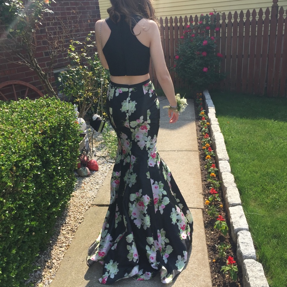 Black Floral Two-Piece Dress - Picture 3 of 3